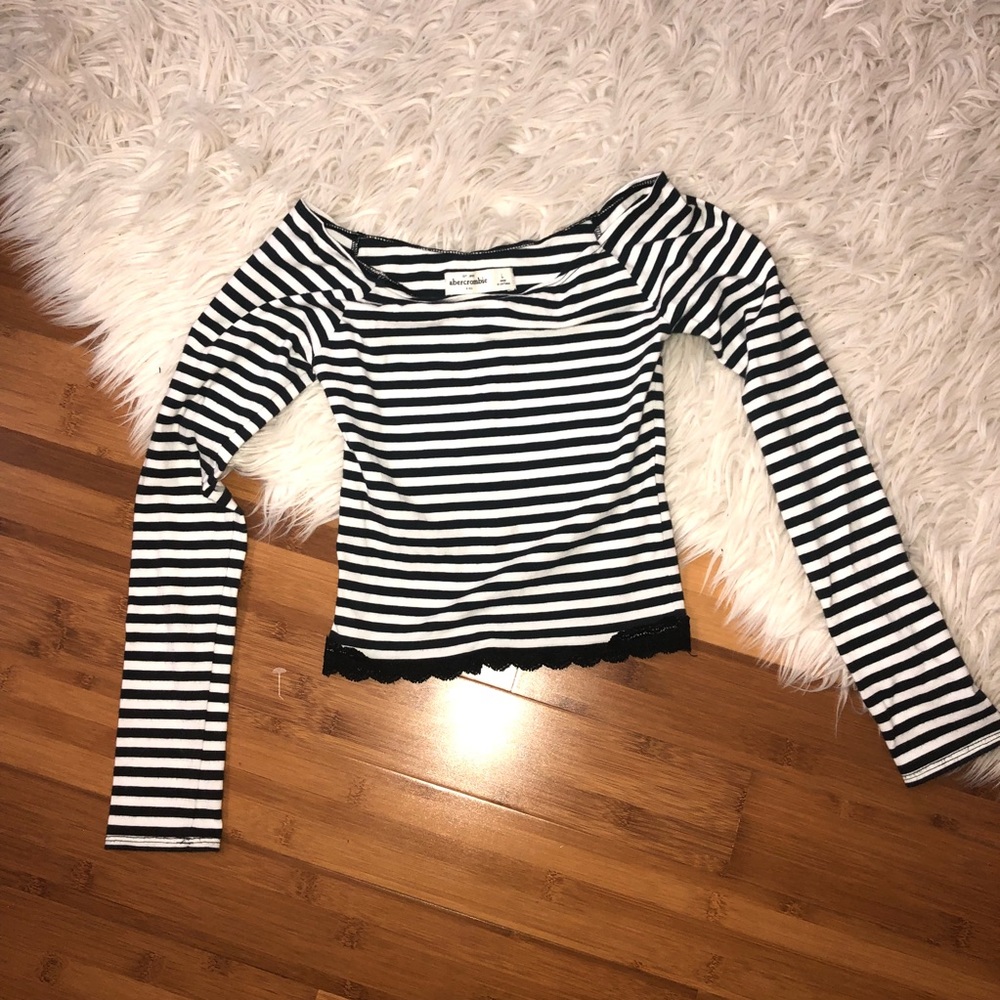 large black white off shoulder long sleeve crop